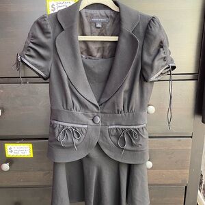 Banana Republic skirt suit. Size 2/XS. In perfect condition, worn twice.